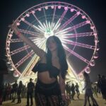 María Chacón Instagram - recuerditos de coachella de años pasados que no subí porque este año nos toca trabajar y verlo desde casa 🌼✌️🌈 Coachella