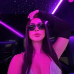 María Chacón Instagram - recuerditos de coachella de años pasados que no subí porque este año nos toca trabajar y verlo desde casa 🌼✌️🌈 Coachella