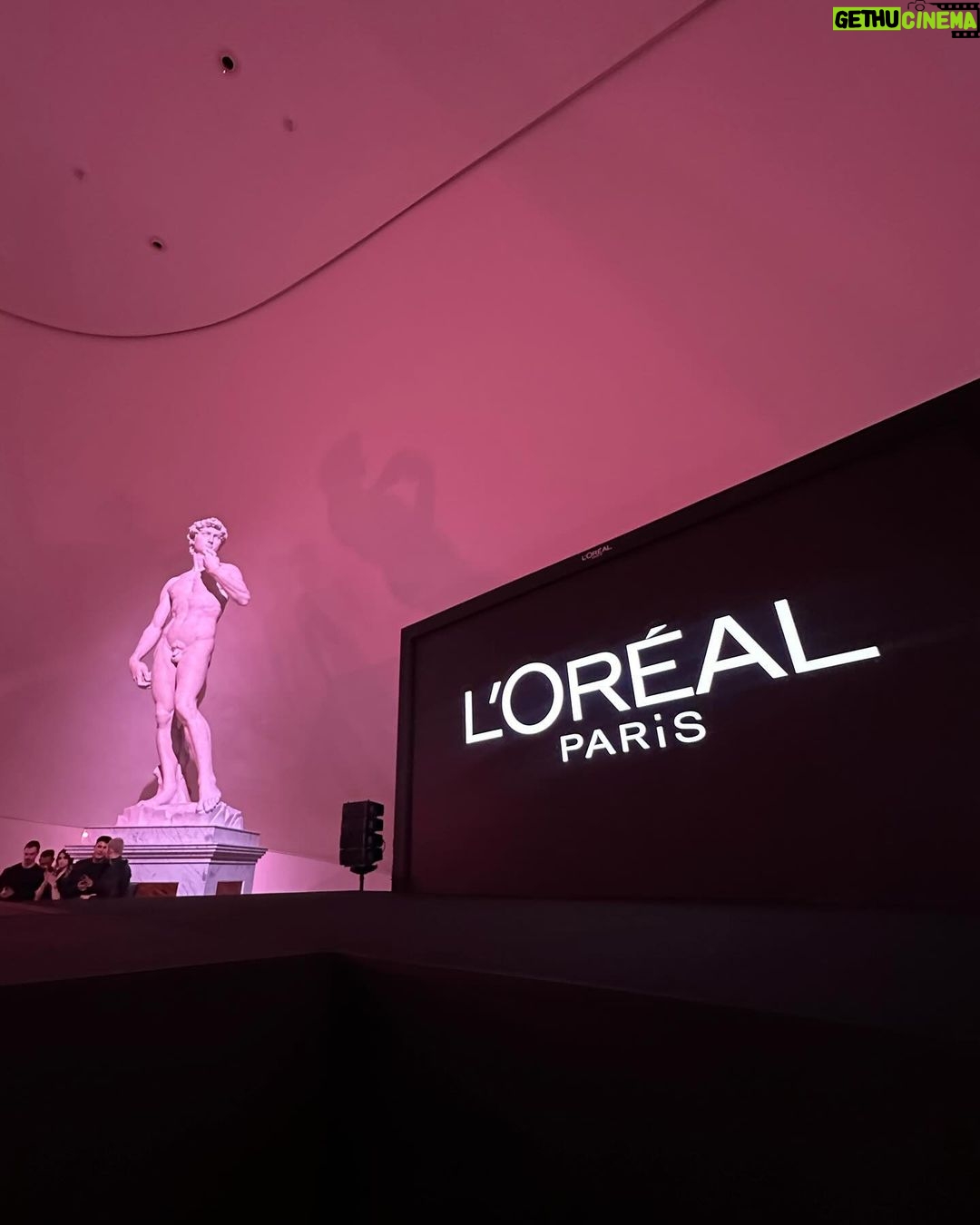 Mar铆a Chac贸n Instagram - una noche con @lorealparis #porquetulovales 馃枻 Museo Soumaya