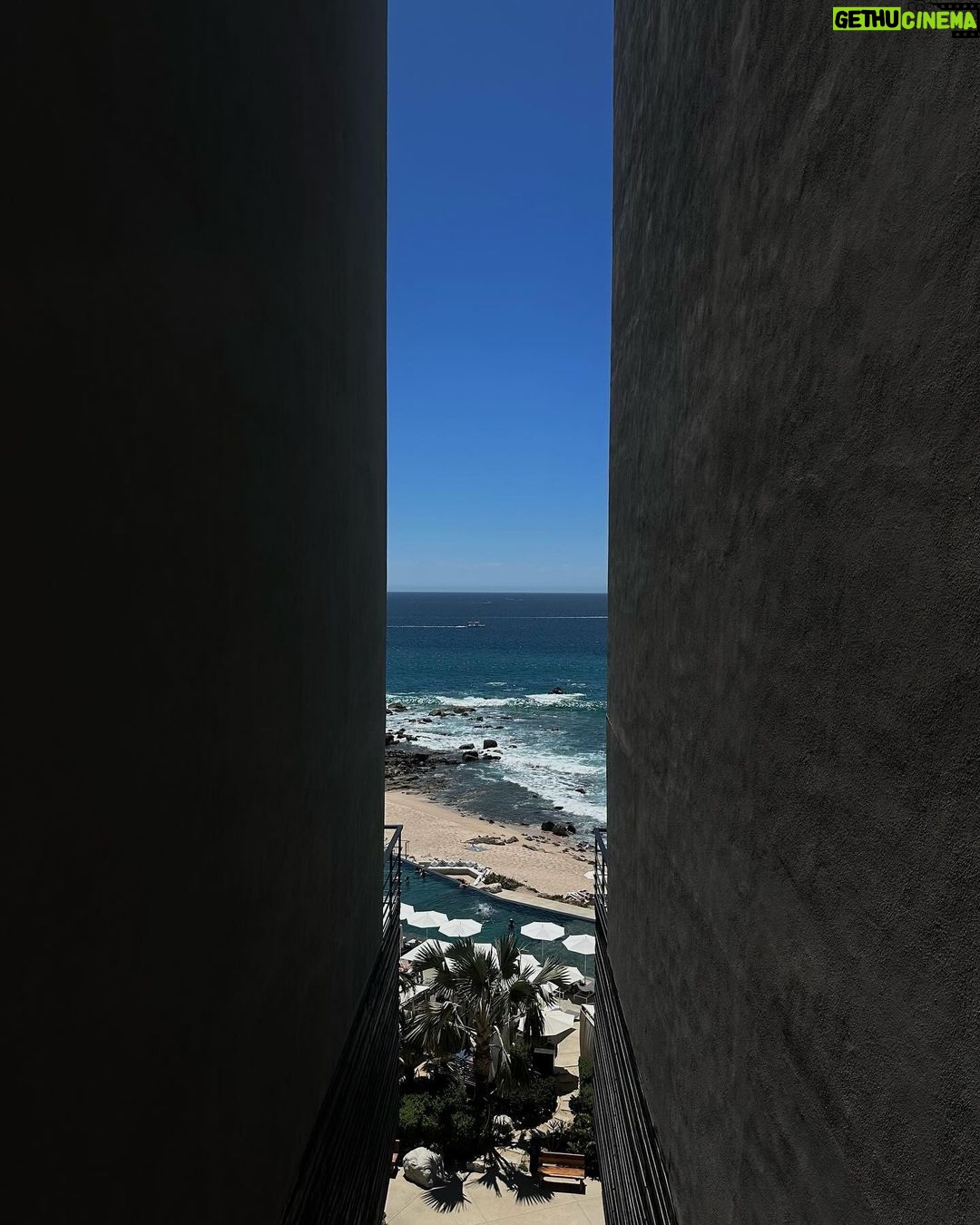 María Chacón Instagram - Cabito, te extrañé🤍🌊 y mi lugar favorito @thecapehotel The Cape, a Thompson Hotel