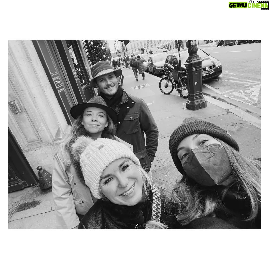 María Valverde Instagram - Paris & Friends (II).