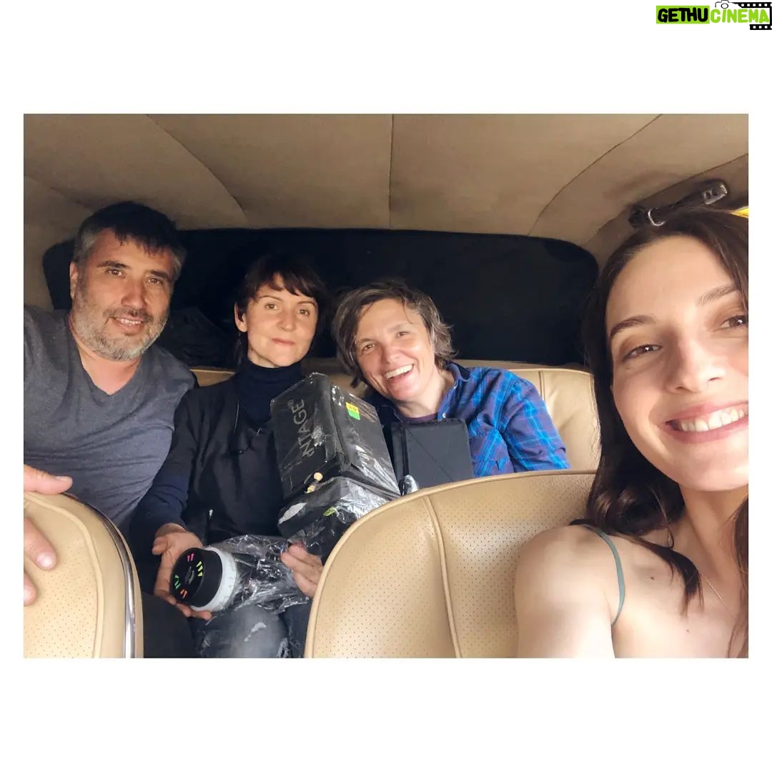 María Valverde Instagram - Equipazo ❤ #DistanciaDeRescate #FabianaTiscornia ----- Super-team ❤ #FeverDream #FabianaTiscornia