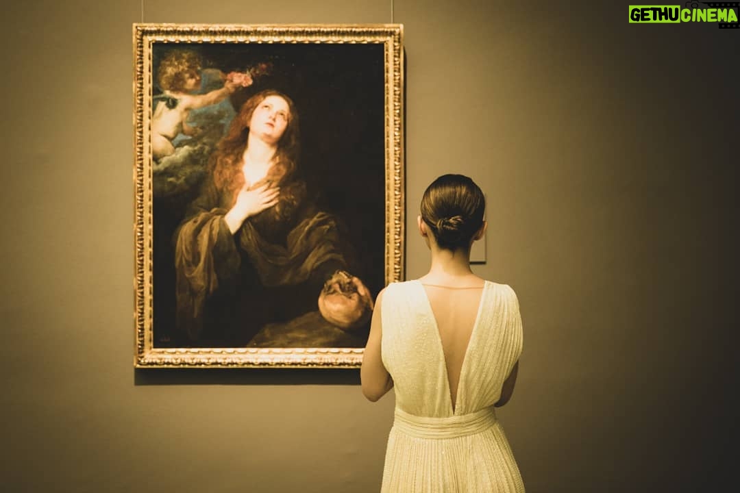 María Valverde Instagram - Pasear entre las obras del Museo del Prado, llenar sus salas de música, de poesía, de arte, de juventud… de Encuentros. De nuevo, gracias a todos los que lo habéis hecho posible ❤. #FudandciónDudamel Imágenes: @samanthalopezs ---- Having a walk through the @museoprado, filling its halls with music, poetry, art, youth... of Encuentros. Once again, thanks to all who made it possible ❤. #FundaciónDudamel Pics by @samanthalopezs