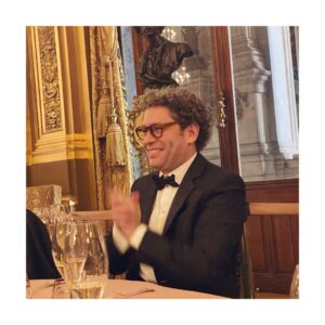 María Valverde Instagram - Ayer fue un día MUY especial. Un día que recordaremos el resto de nuestra vida. Me siento muy feliz y orgullosa de mi amor, que empieza una nueva etapa fascinante en la Ópera de París. 

-----

Yesterday was a VERY special day. A day that we will remember for the rest of our lives. I feel very happy and proud of my love, who starts a new fascinating stage at the @operadeparis.