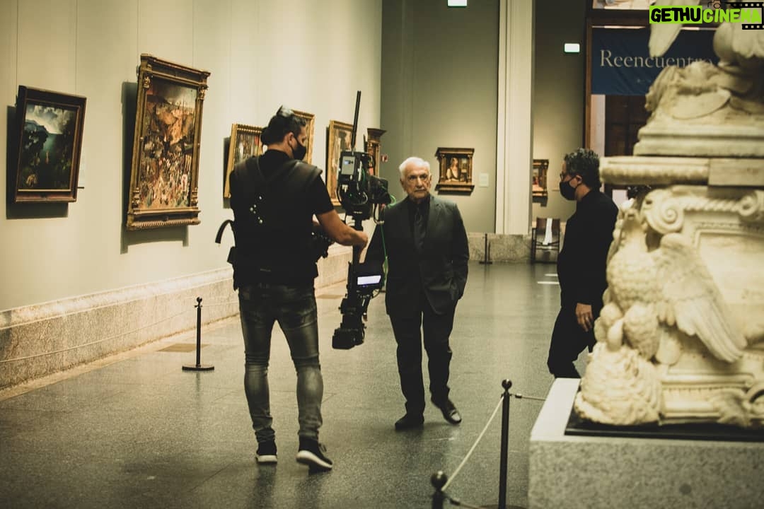 María Valverde Instagram - Pasear entre las obras del Museo del Prado, llenar sus salas de música, de poesía, de arte, de juventud… de Encuentros. De nuevo, gracias a todos los que lo habéis hecho posible ❤. #FudandciónDudamel Imágenes: @samanthalopezs ---- Having a walk through the @museoprado, filling its halls with music, poetry, art, youth... of Encuentros. Once again, thanks to all who made it possible ❤. #FundaciónDudamel Pics by @samanthalopezs