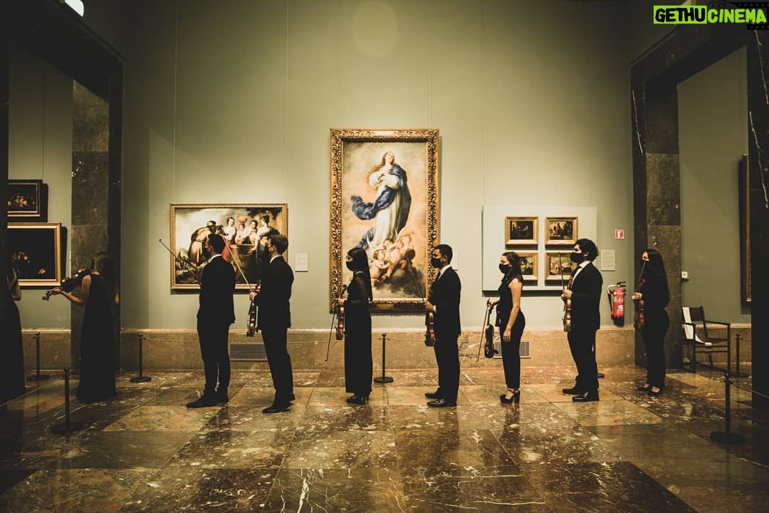 María Valverde Instagram - Pasear entre las obras del Museo del Prado, llenar sus salas de música, de poesía, de arte, de juventud… de Encuentros. De nuevo, gracias a todos los que lo habéis hecho posible ❤. #FudandciónDudamel Imágenes: @samanthalopezs ---- Having a walk through the @museoprado, filling its halls with music, poetry, art, youth... of Encuentros. Once again, thanks to all who made it possible ❤. #FundaciónDudamel Pics by @samanthalopezs