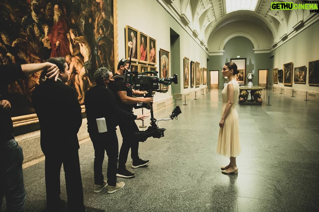 María Valverde Instagram - Pasear entre las obras del Museo del Prado, llenar sus salas de música, de poesía, de arte, de juventud… de Encuentros. De nuevo, gracias a todos los que lo habéis hecho posible ❤. #FudandciónDudamel Imágenes: @samanthalopezs ---- Having a walk through the @museoprado, filling its halls with music, poetry, art, youth... of Encuentros. Once again, thanks to all who made it possible ❤. #FundaciónDudamel Pics by @samanthalopezs