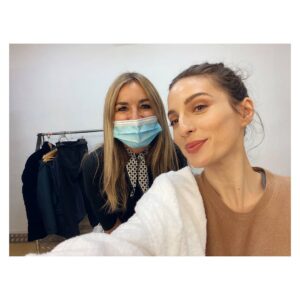 María Valverde Instagram - Nueva normalidad, mismo amor… ❤ Feliz cumpleaños @paulasoroa 😊