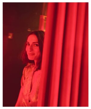 María Valverde Instagram - ¡Qué ganas tengo de que conozcáis a Maca! 
Aquí, "pillada" por @ugarteeva 😅❤️.
#FuimosCanciones
-----
I can't wait for you to meet Maca! 
Photo by @ugarteeva 😅❤️.
#FuimosCanciones