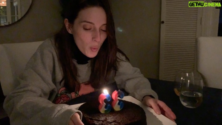María Valverde Instagram - Hace prácticamente un mes me tomaba un tiempo para pedir un deseo… Por más difíciles que sean estos días, no dejéis de soñar❤️ #PideUnDeseo (🎥 y 🎵: Mi Amor) Almost a month ago I was taking some time to make a wish... No matter how difficult these days are, don't stop dreaming ❤️ #MakeAWish (🎥 y 🎵: Mi Amor)