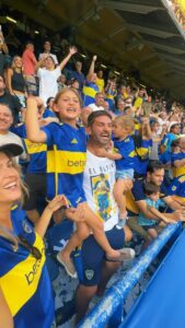 María del Cerro Instagram - Boca en Familia 💙💛💙 @bocajrsoficial La Bombonera, Buenos Aires, Argentina