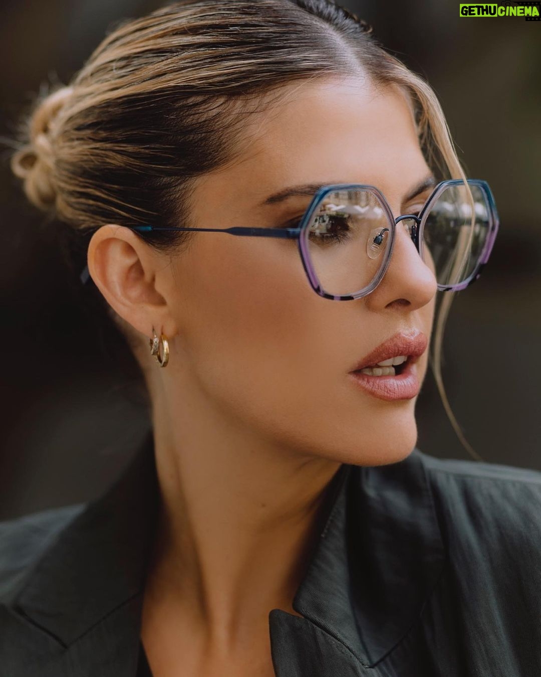 María del Cerro Instagram - En todas las Ópticas del País 🇦🇷♥️😍 mi Línea de Lentes @mdc.eyewear