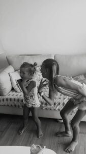 María del Cerro Instagram - Mis Amores Acá Conciente y más fuerte que nunca, acompañándolas en él proceso de la vida, siempre dándoles la confianza de que con mamá siempre puedan hablar todo lo que ellas sientas y quieran ♥️ #8M