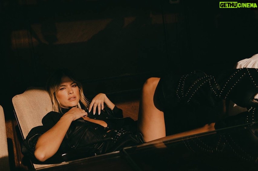 María del Cerro Instagram - @daianarosembergph 🖤