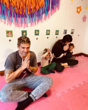María del Cerro Instagram - Estoy desmayada de Amor con estas fotos que me pasan de la clase abierta de Calita hoy en 🇺🇾♥️ , la visita de papito y este encuentro de Yoga y Amor 🧘 ♥️ Gracias Dios 🙏♥️🥰
Pd : ver la 2da foto 🥹♥️ 🧘‍♀️