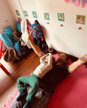 María del Cerro Instagram - Estoy desmayada de Amor con estas fotos que me pasan de la clase abierta de Calita hoy en 🇺🇾♥️ , la visita de papito y este encuentro de Yoga y Amor 🧘 ♥️ Gracias Dios 🙏♥️🥰
Pd : ver la 2da foto 🥹♥️ 🧘‍♀️