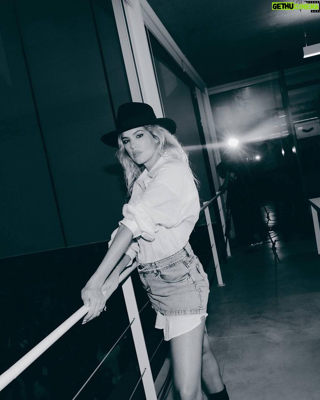 María del Cerro Instagram - @somosgusman Ph @daianarosembergph 🖤
