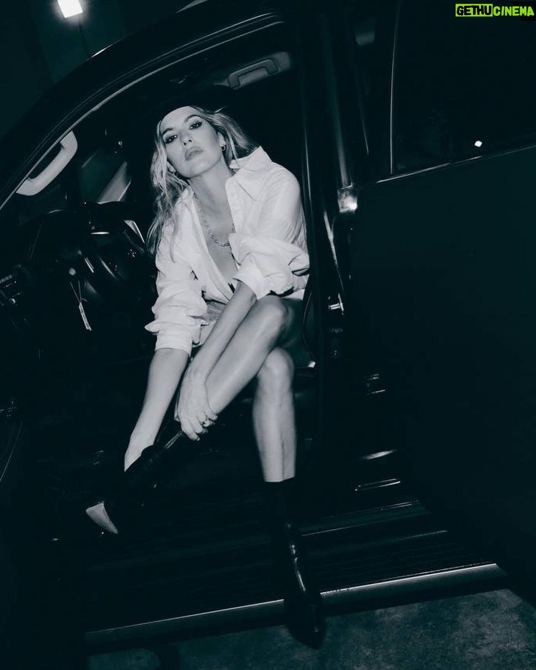 María del Cerro Instagram - @somosgusman Ph @daianarosembergph 🖤