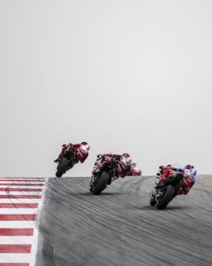 Marc Márquez Instagram - No ha acabado el finde como esperábamos, pero salgo satisfecho de este fin de semana. Seguimos mejorando💪🏼

Weekend didn't finished as expected, but I'm satisfied with it. We keep improving!

#MM93 #PortugueseGP