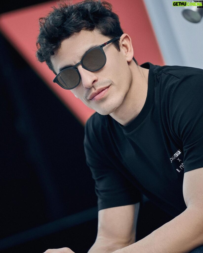 Marc Márquez Instagram - Paying homage to one of the greatest to ever do it. The @marcmarquez93 Signature Series Pitchman R are now available online and in store.