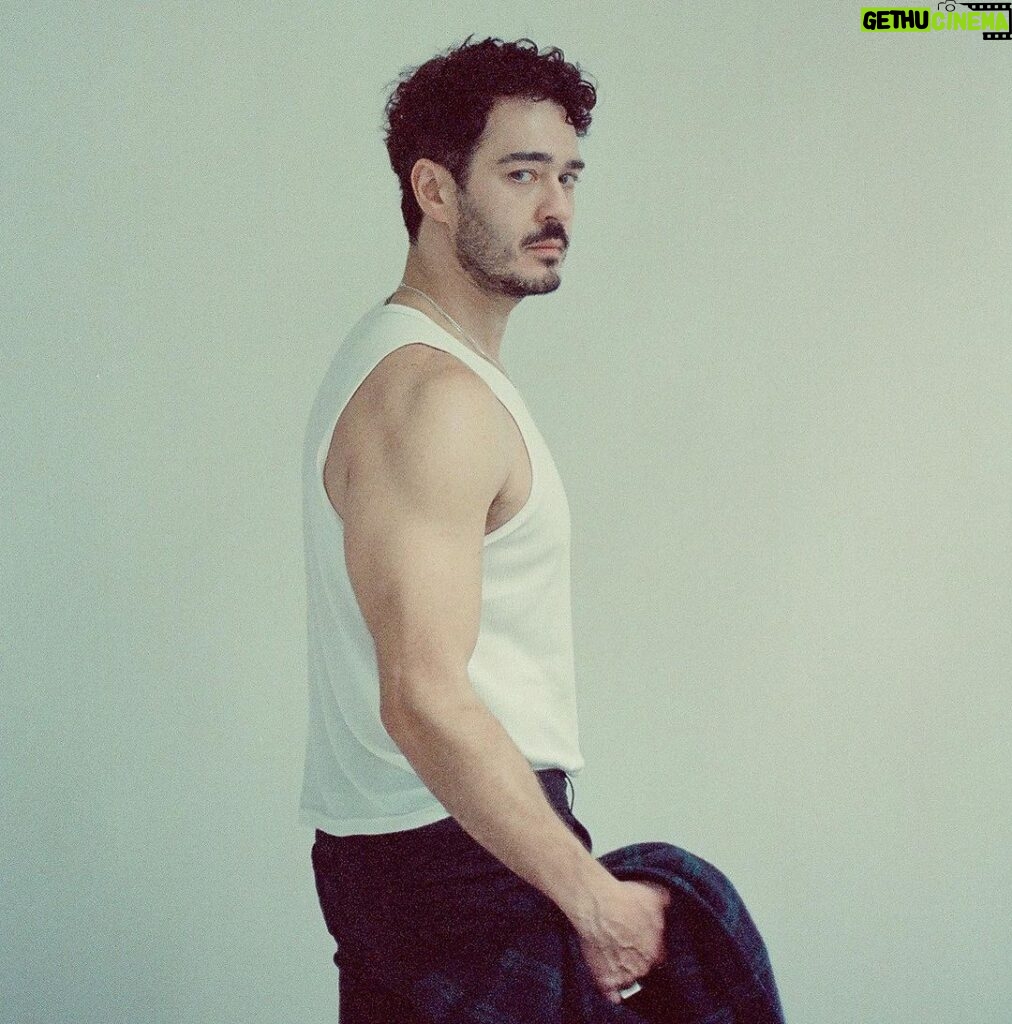Marcos Veras Instagram - Sex Tô 😜 🎬 @lacobrastudio 📸 @marianacobra 💎 @camilaforti.joias