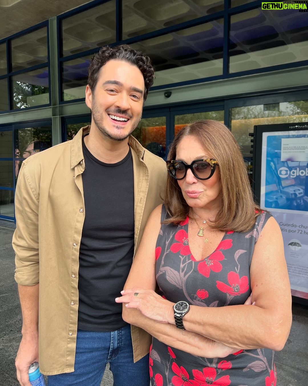 Marcos Veras Instagram - Ontem a invasão foi com a dona da p#%ra toda . A diva da nossa dramaturgia @susanavieiraoficial #bbb24 #invasor #vamoinvadirsuacasa Curtiram ?