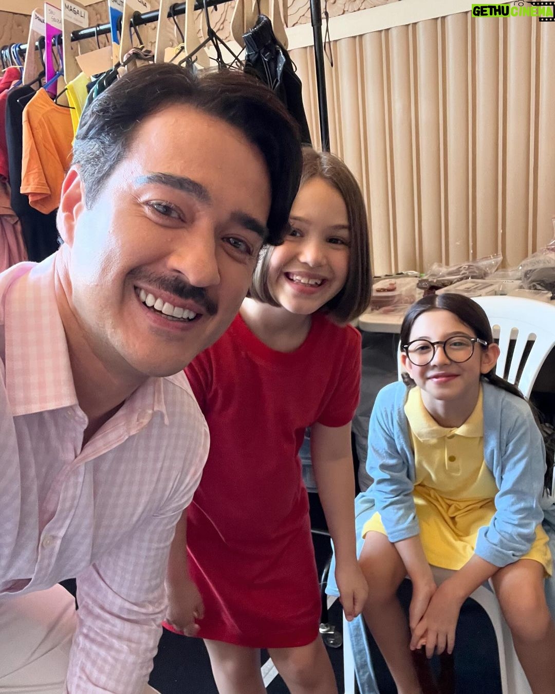 Marcos Veras Instagram - Um #tbt recente das filmagens recém terminadas de Turma da Mônica - Origens, série que estreia esse ano no @globoplay . Agradeço demais aos amigos da @bionicafilmes que realizaram o sonho de fazer parte de um universo tão importante na vida de todos nós. O mundo de Maurício de Sousa. Obrigado @belvaliante e toda equipe linda de direção . Obrigado aos meus colegas de elenco. Valeu Turma da Mônica. Foi lindo! E já já você vai poder ver #turmadamonica