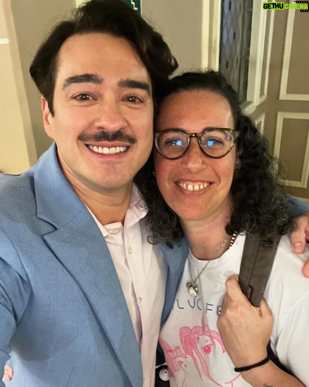 Marcos Veras Instagram - Um #tbt recente das filmagens recém terminadas de Turma da Mônica - Origens, série que estreia esse ano no @globoplay . Agradeço demais aos amigos da @bionicafilmes que realizaram o sonho de fazer parte de um universo tão importante na vida de todos nós. O mundo de Maurício de Sousa. Obrigado @belvaliante e toda equipe linda de direção . Obrigado aos meus colegas de elenco. Valeu Turma da Mônica. Foi lindo! E já já você vai poder ver #turmadamonica