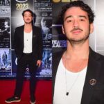 Marcos Veras Instagram - E ontem foi dia de ganhar prêmios! Nosso “ Alguma Coisa Podre” levou 5 destaques no @premiodid . Obrigado aos jurados pelo olhar carinhoso. E ano que vem vai ter @musicalpodre sim. Aguardem! Evoé 🎭❤️ Fotos @andysantanaoficial Look @merinoalfaiataria e @reserva_go