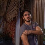 Marcos Veras Instagram - Arregaça as mangas e vai! Boa semana, cambada 🍀🙏🏻 #cinema #vududelivery #cinemanacional