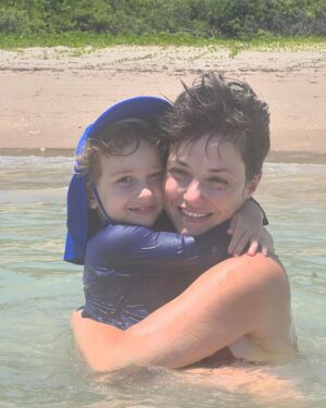 Marcos Veras Instagram - O dia hoje é todo dela! Mulher, mãe, atriz, autora. Rosanne é múltipla. Uma grande mulher. Minha parceira, companheira, minha cúmplice. Viva você! Seja feliz e feliz e feliz, amor, amor amor ❤️