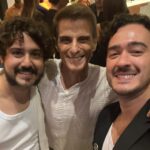 Marcos Veras Instagram - E ontem foi dia de ganhar prêmios! Nosso “ Alguma Coisa Podre” levou 5 destaques no @premiodid . Obrigado aos jurados pelo olhar carinhoso. E ano que vem vai ter @musicalpodre sim. Aguardem! Evoé 🎭❤️ Fotos @andysantanaoficial Look @merinoalfaiataria e @reserva_go