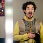 Marcos Veras Instagram - Dia Mundial do Teatro 🎭 E aproveito pra avisar que o musical mais premiado de 2023 terá curtíssima temporada em terras cariocas. Somente de 5 de abril a 5 de maio. Tem que ver! É Shakespeare! Do nosso jeito mas é pô ! Você vai dar boas risadas. Garanto! Ingressos á venda! Tem link aqui na Bio. Evoé ! Viva o Teatro hoje e sempre @musicalpodre #shakesapeare #musical #diamundialdoteatro 📷 @caiogallucci