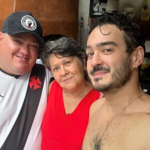 Marcos Veras Instagram - Hoje é dia dela! 

Minha mãe, potente, doce, forte, generosa. Uma super mulher! Viva Dona Terezinha ❤️