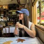 Maria Venture Instagram - uma vibe mais irmã zuzu de boné