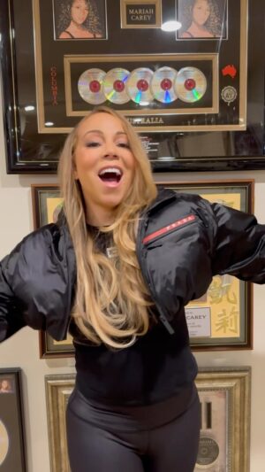 Mariah Carey Instagram - Brasil estou chegando! 🇧🇷🇧🇷🇧🇷 I am sooooo excited to finally come back to Brasil and headline the legendary Rock in Rio festival on the Sunset Stage on September 22nd. See you there!! ❤️🇧🇷❤️ #RockinRio2024 #RockinRio40anos