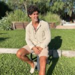 Mariano Martínez Instagram - La Navidad es una fecha sensible. Deseo que este día traiga fuerza mental y espiritual. Bendiciones.Feliz Navidad. 😊🫶