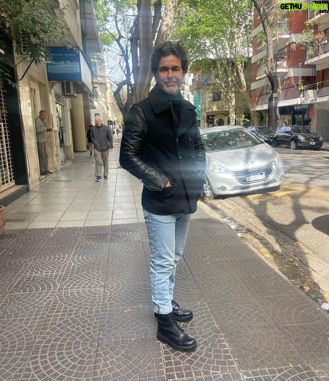 Mariano Martínez Instagram - "Las palabras elegantes no son sinceras; las palabras sinceras, no son elegantes." - Lao Tse