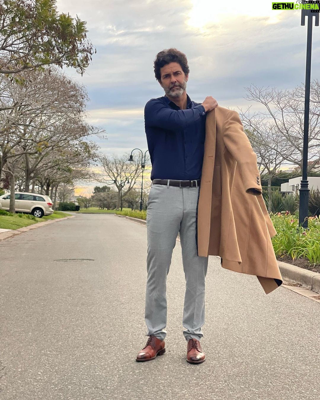 Mariano Martínez Instagram - "La verdadera grandeza se encuentra en ser fuerte en las adversidades, no en evitarlas. - Séneca