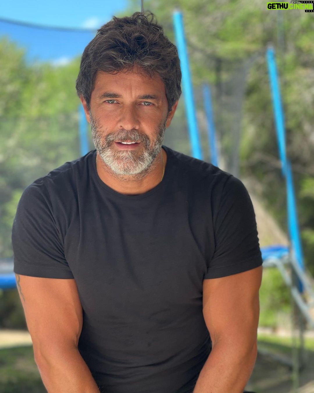 Mariano Martínez Instagram - "Carpe diem, aprovechen el día, hagan sus vidas extraordinarias.” 💪🏻❤️