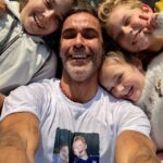 Mariano Martínez Instagram - Vivir cada momento como lo que es único e irrepetible,y tal vez el último. Feliz y bendecido día para todos los padres. 🙏🏻🥰
