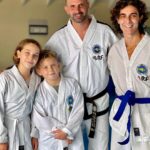 Mariano Martínez Instagram - Hoy rendimos cinturón en Taekwondo y cada uno aprobó el suyo ( Olivia con doble mención,paso doble cinturón ) estamos felices porque esto además de equilibrarnos a cada uno nos une como familia. Gracias @juancruztkd por ser el sabonim que sos groso ! 🙏🏻⚡️❤️😁💪🏻🎉🌈