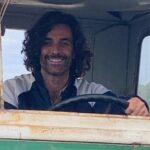 Mariano Martínez Instagram - Feliz día del actor 🎭 . Acá haciendo lo que mas me apasiona. #humobajoelagua 🙏🏻❤️⚡️