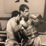 Mariano Martínez Instagram - . Antes que termine el día no quería dejar de subir unas fotos de “campeones de la vida “. Son unas que tenia guardadas y hoy a 20 años de la novela quiero compartirlas. @osvaldolaportok @castrolucianook @betianablum @elchuecosuar🥊❤️😊🥂