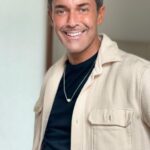 Mariano Martínez Instagram - "Siempre es hoy.” Por eso hay que disfrutar cada momento,pase lo que pase mantenerse avanzando. Con tropiezos, cachetazos, caídas ,pero siempre avanzando,disfrutando agradecidos de estar vivos. Así me parece que es la vida. Buen finde para todos ! 💪🏻❤️‍🔥😁