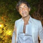 Mariano Martínez Instagram - Terminando un año lleno de aprendizajes una vez más. Lo bueno de la vida es eso ,que te da revancha cada día,cada año nuevo . Siempre se aprende y se puede ser mejor que ayer. Les deseo mucha fuerza para encarar este año. Que esté lleno de buenos momentos y salud. Arriba el 2024 !!! ❤️🙌🏼🥳
