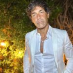 Mariano Martínez Instagram - Terminando un año lleno de aprendizajes una vez más. Lo bueno de la vida es eso ,que te da revancha cada día,cada año nuevo . Siempre se aprende y se puede ser mejor que ayer. Les deseo mucha fuerza para encarar este año. Que esté lleno de buenos momentos y salud. Arriba el 2024 !!! ❤️🙌🏼🥳