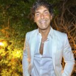 Mariano Martínez Instagram - Terminando un año lleno de aprendizajes una vez más. Lo bueno de la vida es eso ,que te da revancha cada día,cada año nuevo . Siempre se aprende y se puede ser mejor que ayer. Les deseo mucha fuerza para encarar este año. Que esté lleno de buenos momentos y salud. Arriba el 2024 !!! ❤️🙌🏼🥳