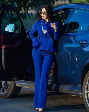 Marina Alobaidi Instagram - ..
من النســاء التي أجعَل كُل مَا يَأتِي بَعدي سَخيفاً … 〽️👑💙
.
.
By 📸 : @ali.mohamed8 
Dress by 🥼 : @siham.alobaidy 
.
#مارينا_العبيدي #ملكة_جمال_العرب #missarabworld2021🇮🇶 #missarabworld #luxury #luxurylifestyle #dubai #fyp