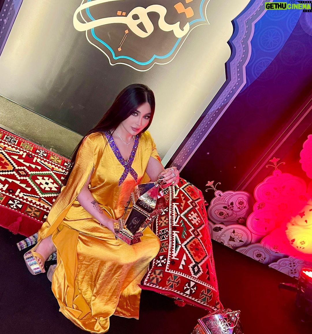 Marina Alobaidi Instagram - مساكم ورد حبايبي 💛 . . . #مارينا_العبيدي #ملكة_جمال_العرب #missarabworld2021🇮🇶 #luxury #ramadan #explorepage #رمضان